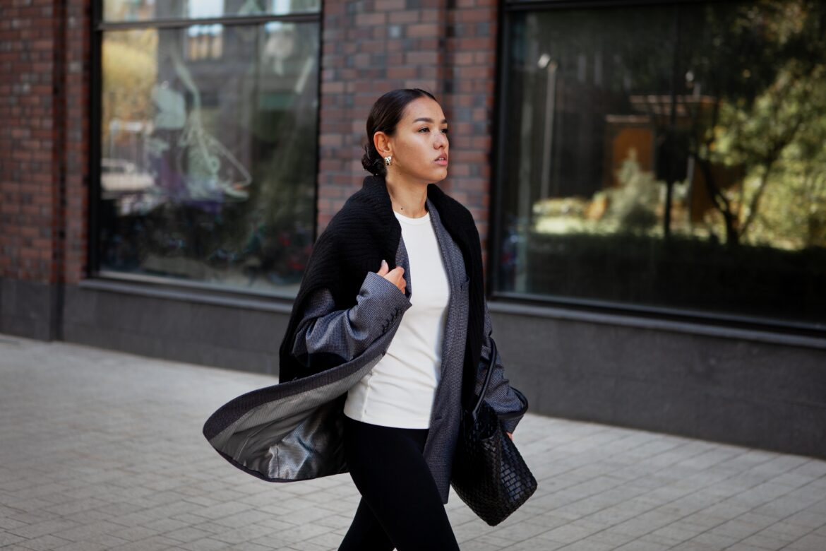 Women in oversized blazer