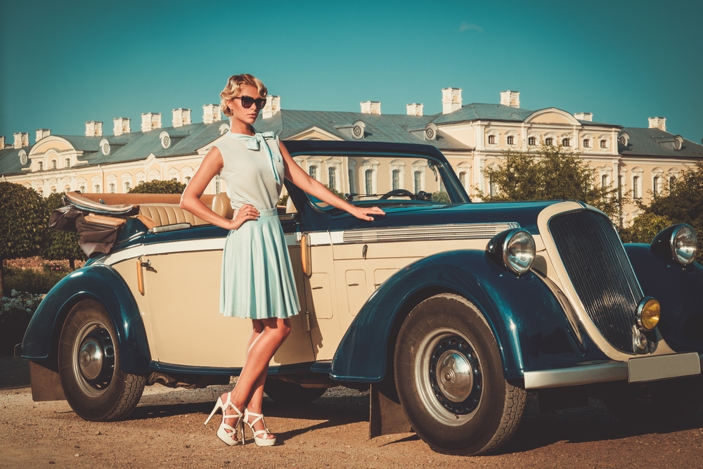 Young lady in vintage outfit representing vintage fashion